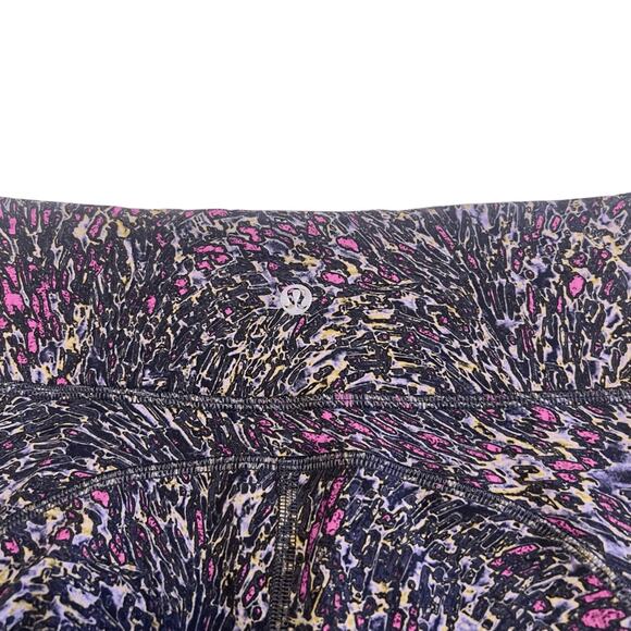 Lululemon Invigorate High-Rise Tights Legging 25" Topography Multi Sz 6 - Picture 9 of 11